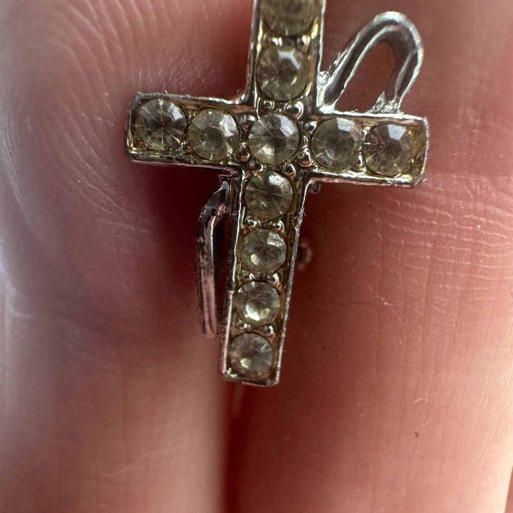 Crystal Cross Brooch - Picture 2 of 5